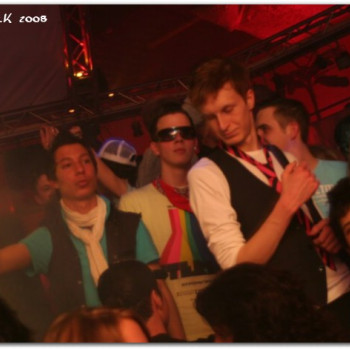 2008-04-20 - Cool - Let there be house 228